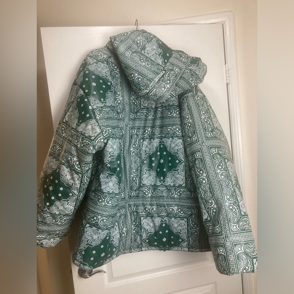 PrettyLittleThing Green Unisex Paisley PU Extreme Oversized Puffer Coat Size XXL - Picture 3 of 16